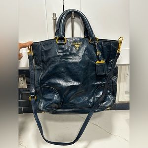Authentic and pre-loved PRARA tote leather bag.